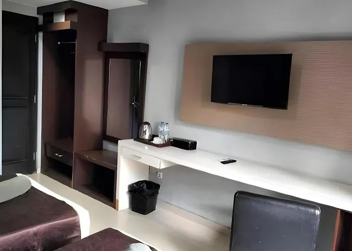 Rizen Premiere Hotel